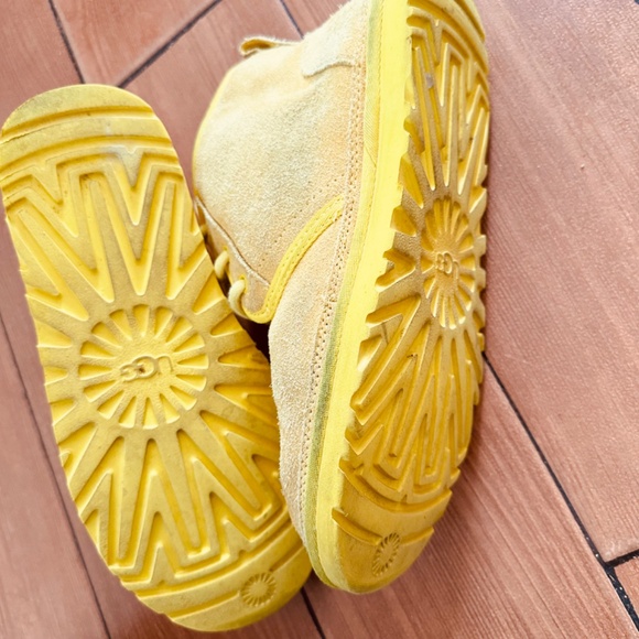 UGG Neumel Yellow Suede Lace Up Logo Ankle Chukka Boot Women's 8 - Picture 6 of 12